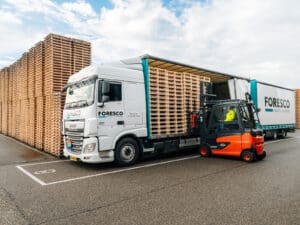 Foresco vrachtwagen met pallets